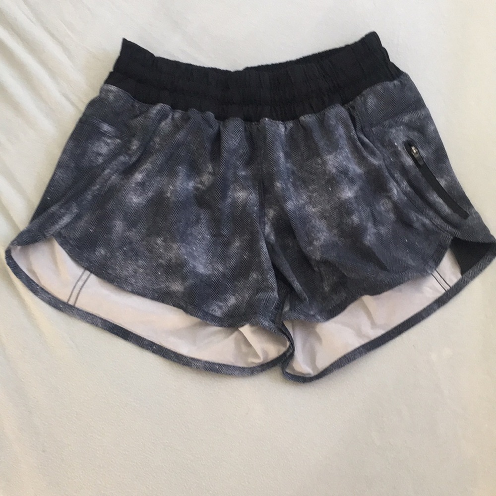 Galaxy Lululemon athletica shorts size 8